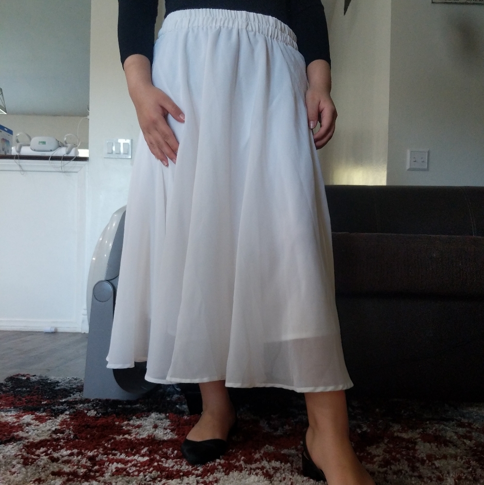 White midi skirt